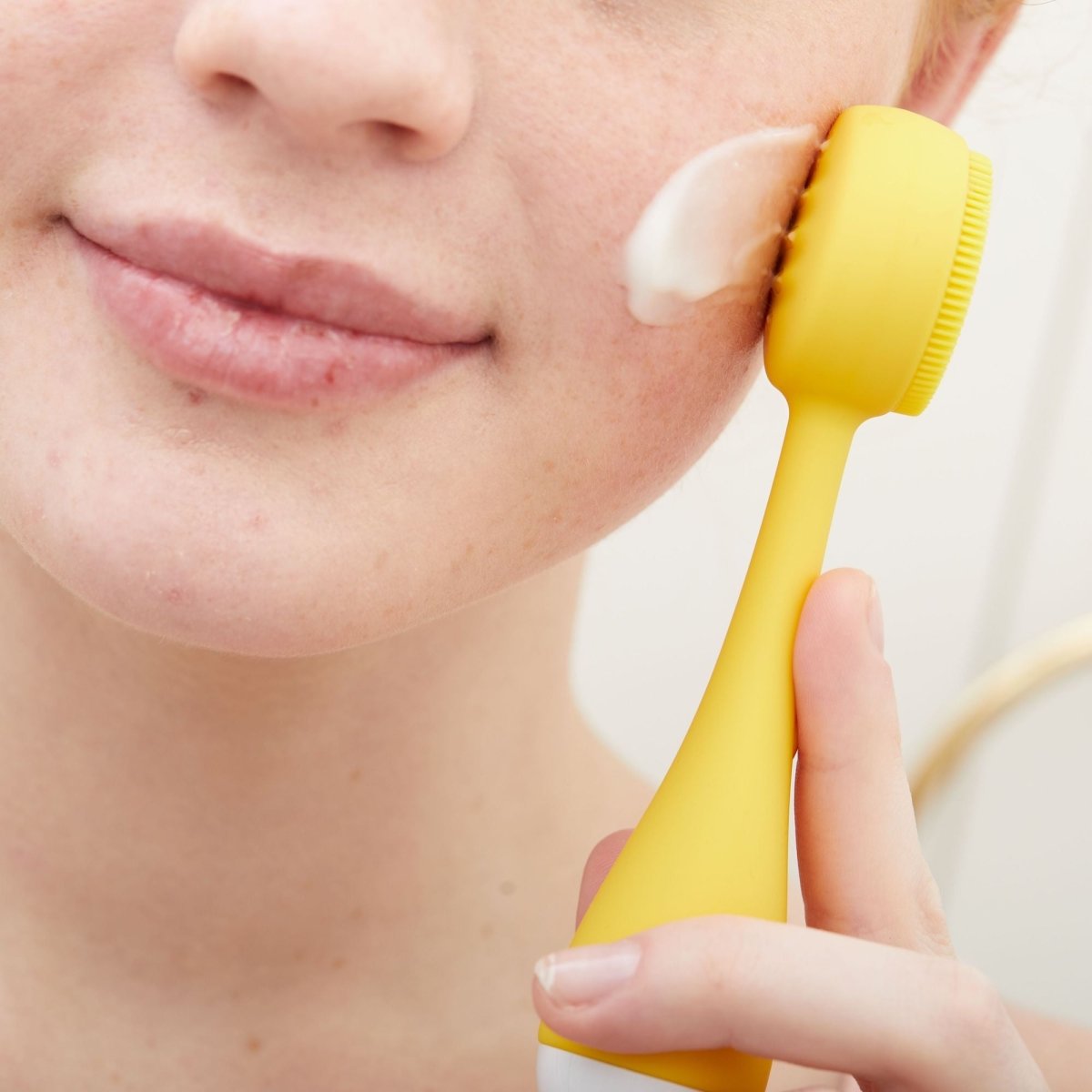 PMD Clean Mini | Cepillo Facial de Silicona para Limpieza Profunda y Rejuvenecimiento Facial