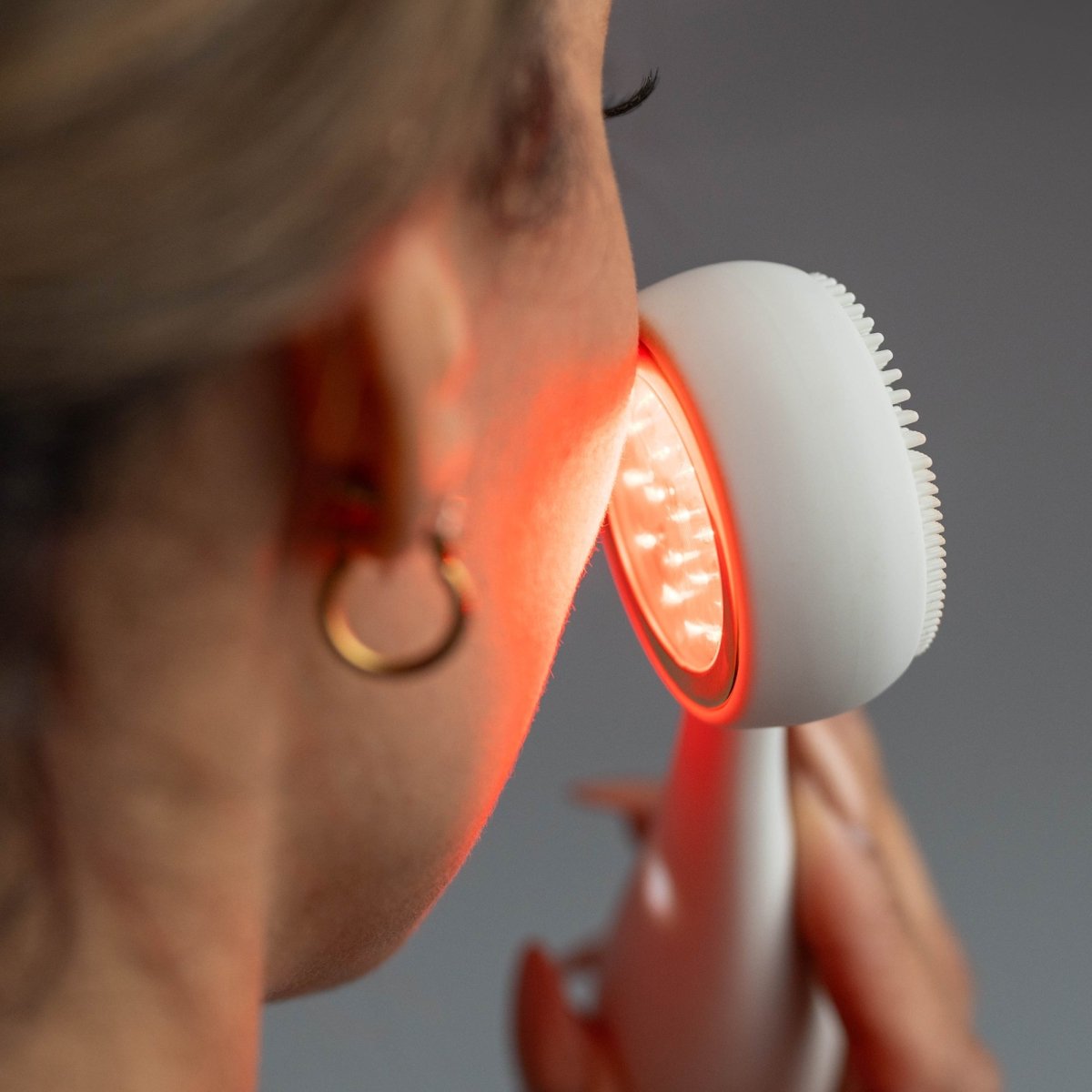 PMD Clean Redvolution | Cepillo Facial con Terapia de Luz Roja LED y Limpieza Profunda