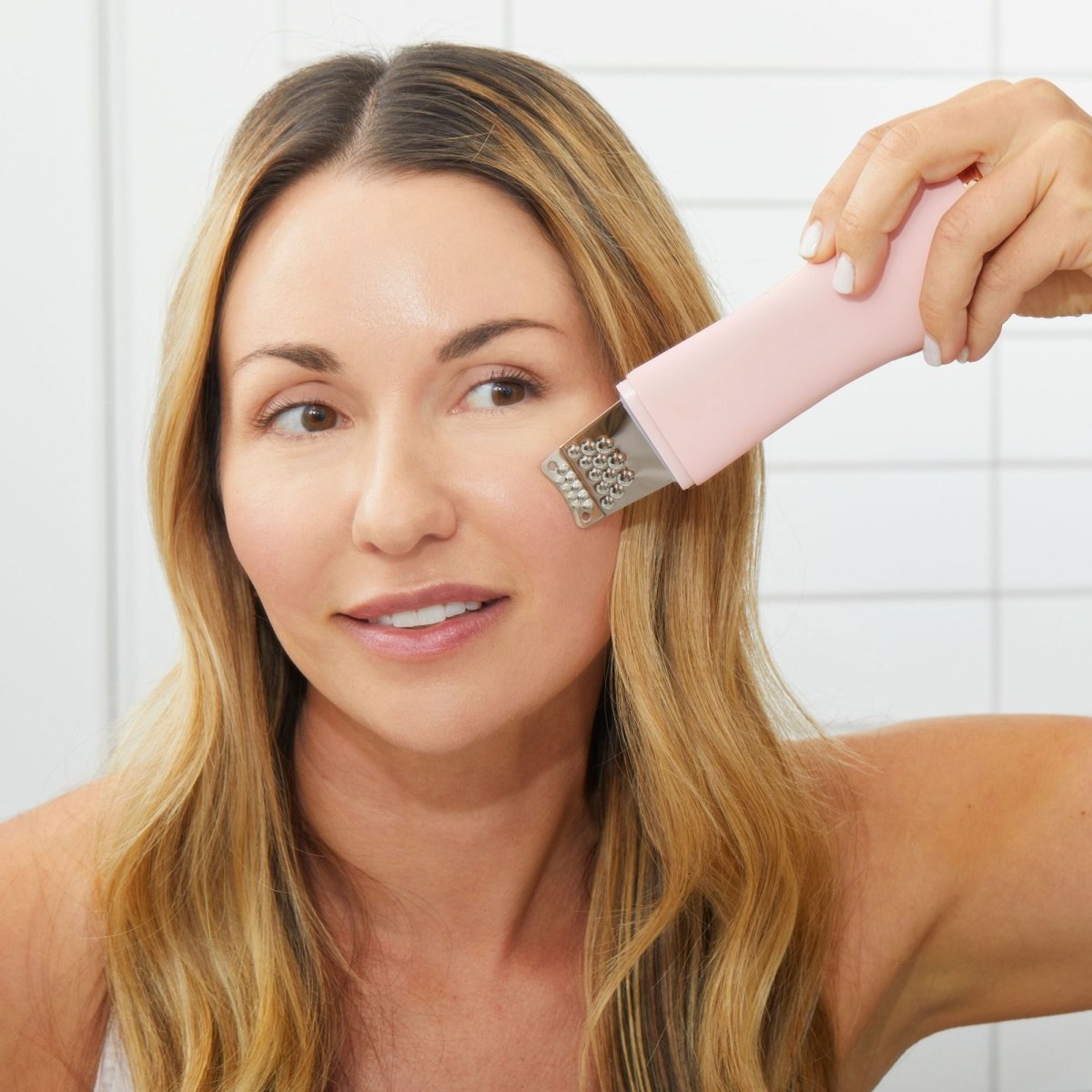 PMD WavePro Dispositivo para Limpieza Profunda de Poros, Eliminación de Puntos Negros y Reafirmación Facial